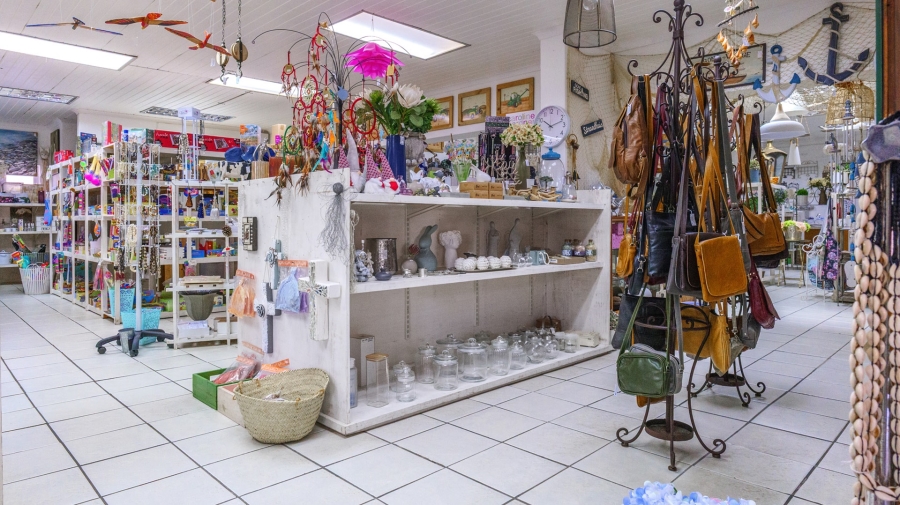 Commercial Property for Sale in Struisbaai Western Cape